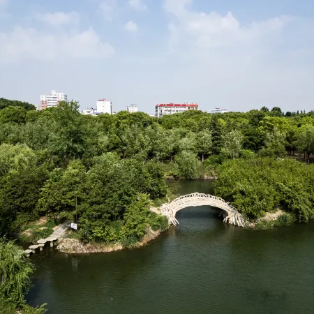 Xi'an Hotel (Dengzhou People's Park)