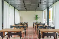 Yunfu Mountain Moon Light Luxury Resort Homestay (Tonglu OMG Heartbeat Paradise Store)