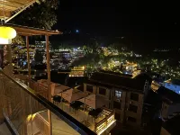 Waiting for someone·Garden View Meisu (Furong Town Scenic Waterfall Branch) Hotel a Yongshun