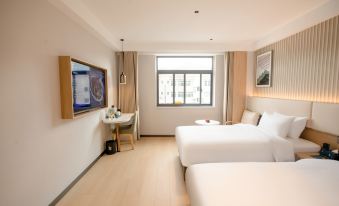 IU Hotel(4.0Ashishiquan Ancient Street Sakura Midfield Store)