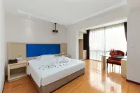 Xinzun Hotel (Leshan Station Jiaxing Road Food Street Store)