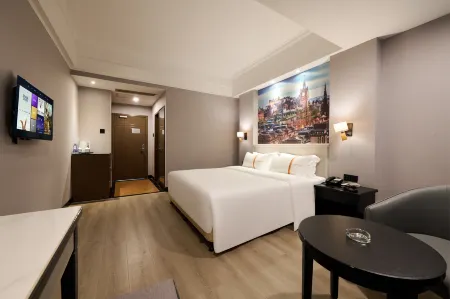 Edinburgh Hotel Chain (Xiamen Convention and Exhibition Center Lingdou Metro Station)