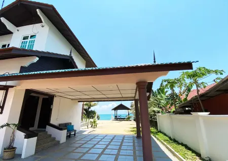 Che Beach House Отели в г. Pengadang Buloh