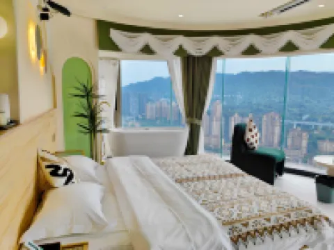 Guli · Hometown High-rise River View Homestay (Chaotianmen)