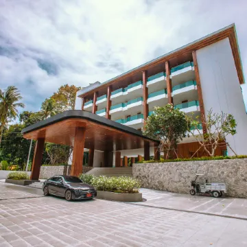 Luxtalay Khanom Hotel