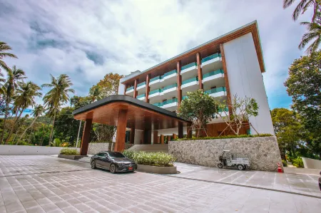 Luxtalay Khanom Hotel Отели в г. Кханом