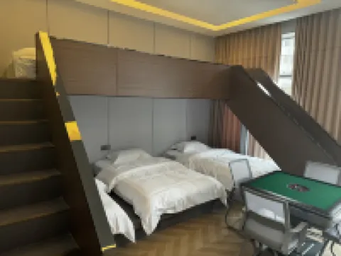 Paike E-Sports Hotel (Yueya Lake Park) Hotel a Luqu
