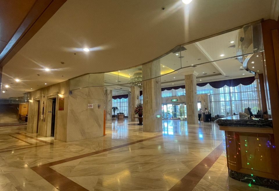 2. 추토 플라자 호..