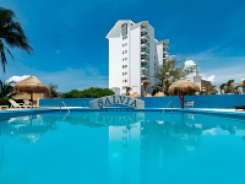 Paradise Beachfront & Nightlife Heart