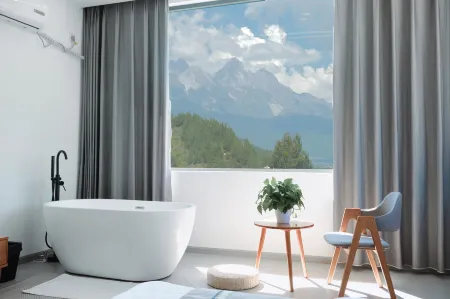 Lijiang Xueyin Snow Mountain Resort Homestay(Shuhe Ancient Town Branch)
