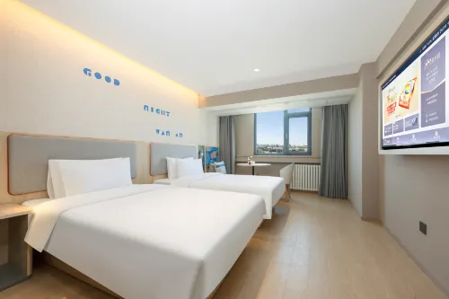 Xining Huasu Hotel (Daxin Street Night Market Central Plaza)