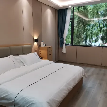Li County Wuyoucheng Hotel