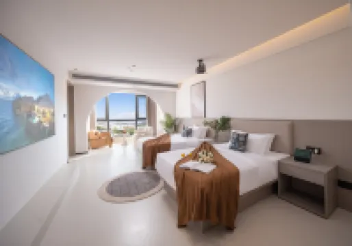 Panorama Garden Hotel with Infinity Pool at High Altitude, Jinxiangdun Yueting