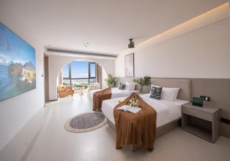 Panorama Garden Hotel with Infinity Pool at High Altitude, Jinxiangdun Yueting