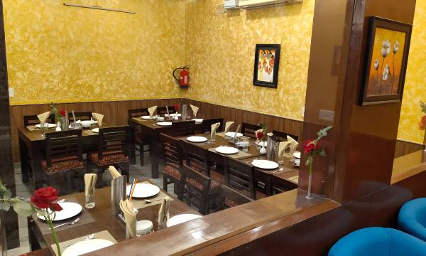 Hotel GoodLuck House Near Delhi airport