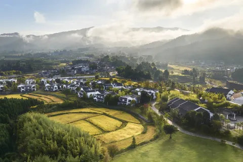 텅충 마위구 앙사나 호텔