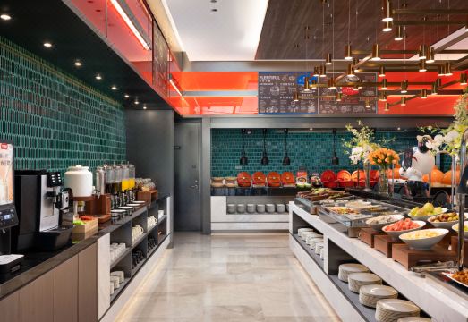 햄튼 바이 힐튼 조식 팬케이크