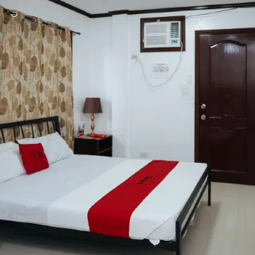 RedDoorz Plus @ Billys Resort Oslob