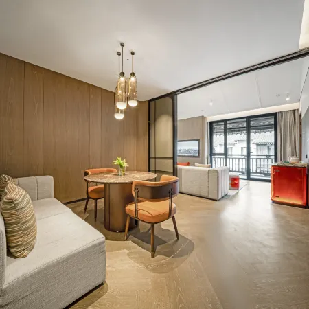 Yanguan Music Lead Vocal Resort Hotel
