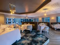 Pullman Cape Town City Centre Hotels near Green Point