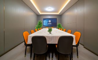 Shuntai Business Hotel (Kunming Railway Station Store)