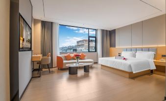 Licheng Hotel (Qiubei Jiaolian Plaza)