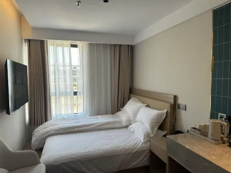 R ROYALSS HOTEL (Guanchang in Fuzhou) Отели рядом с достопримечательностью «Lianhua Square»