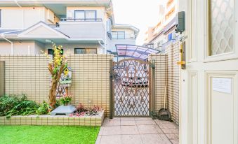 4 mins walk from JR Station/single-family house