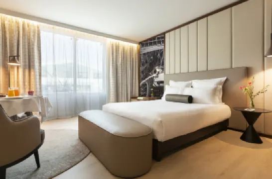 La Clef Tour Eiffel Paris by The Crest Collection Hotels in Paris