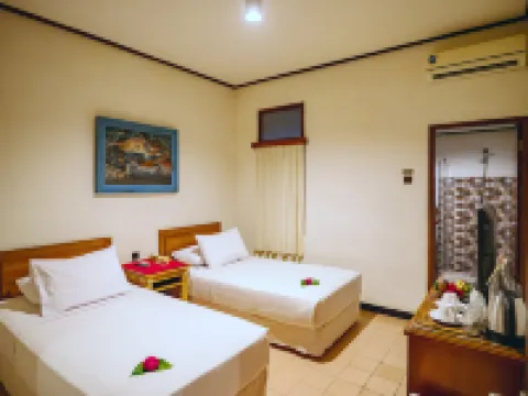 Hotel Tugu Blitar Hotels in Blitar City