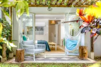 Lagoon Attitude (Adults Only)