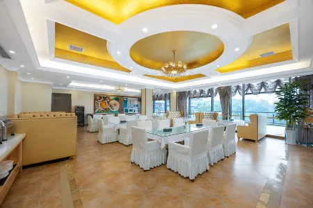 Vienna Hotel (Chongqing Yongchuan High-speed Railway Station Xinglonghu) Отели рядом с достопримечательностью «College of Science and Technology， Chongqing University»