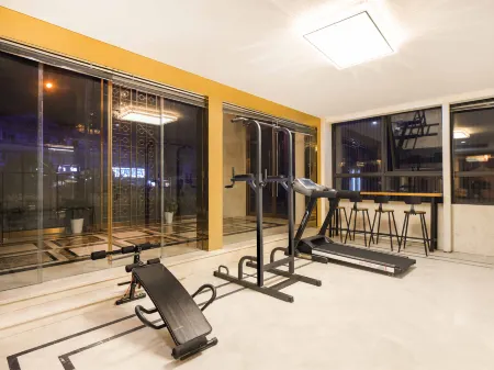 JiLei International Hotel Отели рядом с достопримечательностью «Fuquan Naos»