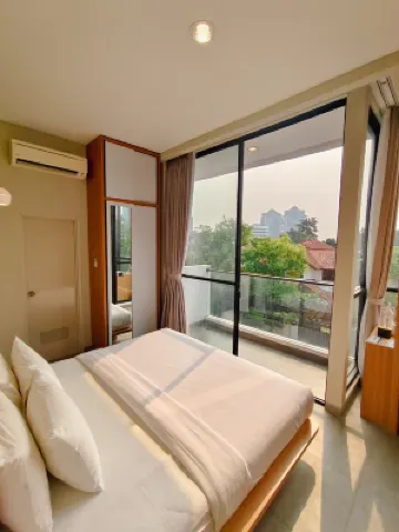 Casa Calma Hotel Hotels near Tanah Abang station