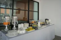 R2 Bed and Pool Kanchanaburi - breakfast