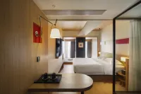 SFEEL Designer Hotel (Chengdu West Station Zhongba Subway Station Branch) Hotels near Wenmiao Street Kuixing Tower