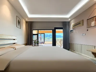 Xinyuan Yaqin Food Manor Отели рядом с достопримечательностью «Nalati National Forest Park»