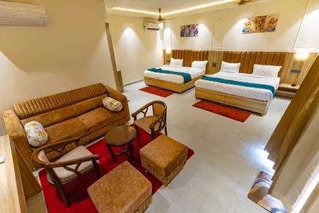 Chandrika Green Resorts Near Prem Mandir Отели в г. Джейт