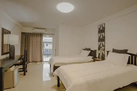 Banjan Stay Отели рядом с достопримечательностью «Wat Pradu Kham Tha Netnimit»