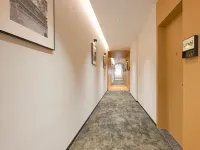 Qingzhu · Lizhi Xiyue Hotel (Xi'an Bell and Drum Tower Sajinqiao Subway Station) Hotels near Lianhu