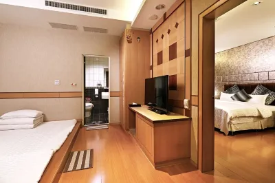 Eiffel Motel Hotels in Hunei District