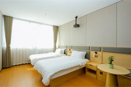 DEMBA HOTEL Отели рядом с достопримечательностью «Qingdao Beer Street»