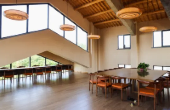 Chenwo Banshan Village Lodge