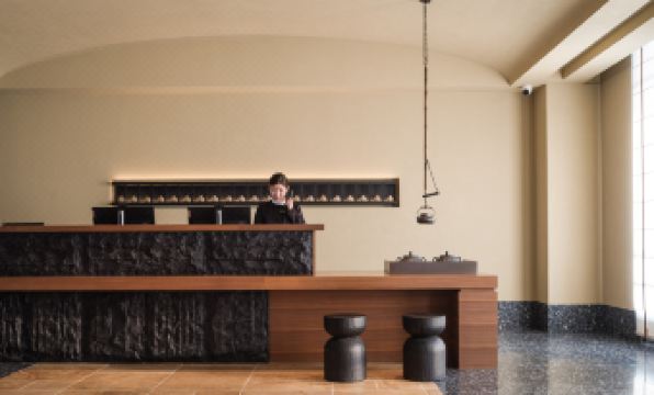 Dalian Xinghai Square Century City Sculpture Sea View Atour Hotel