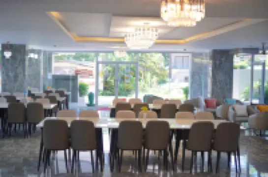 ดีอีโค่ ลักซูรี่ พัทยา