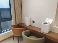 Feilai Business Hotel (Deqin Feilaisi Scenic Area)
