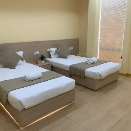 5 ° N latitude Homestay