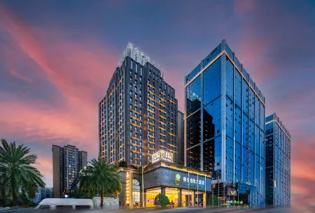 Serengeti Hotel Отели рядом с достопримечательностью «Jiaolonggang Zhanshi Center»