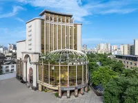 柏曼酒店（陽江百利廣場店） 鄰近陽江市經銷社附城貿易有限公司日用五金商場的酒店