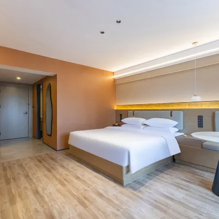 Huafei Hotel (Guiyang Longdongbao International Airport Sasseur Outlets)